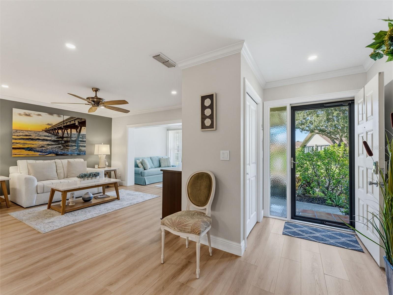 1372 CARLISLE COURT