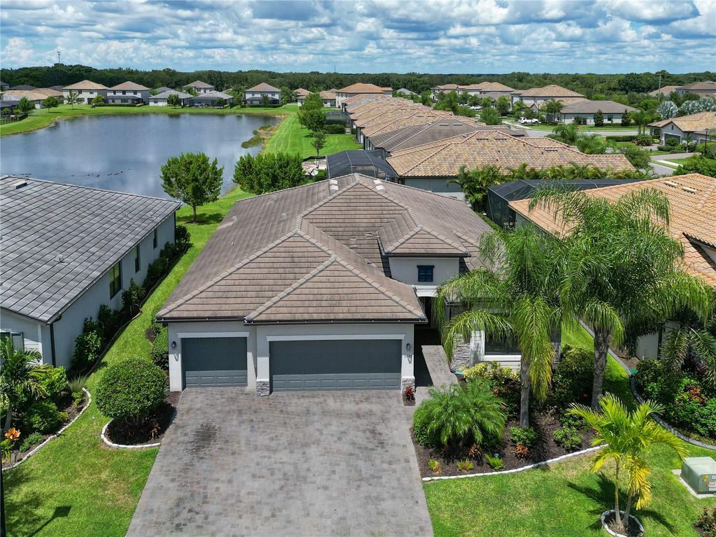 Photo of 11525 Autumn Leaf Way, Bradenton, FL 34212 (MLS # A4663717)