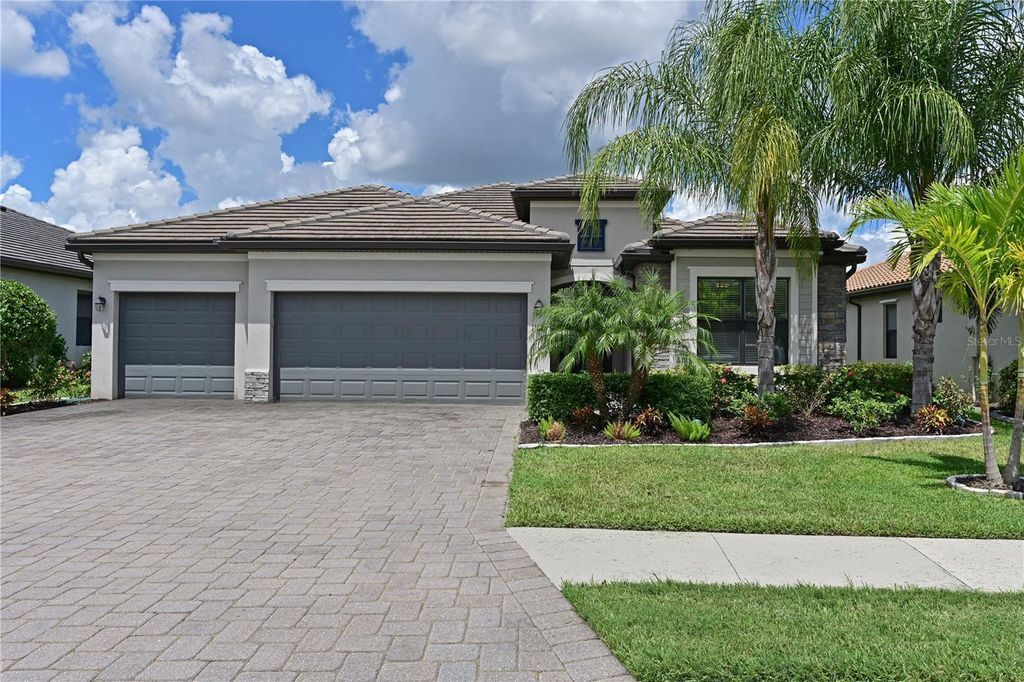 Photo of 11525 Autumn Leaf Way, Bradenton, FL 34212 (MLS # A4663717)
