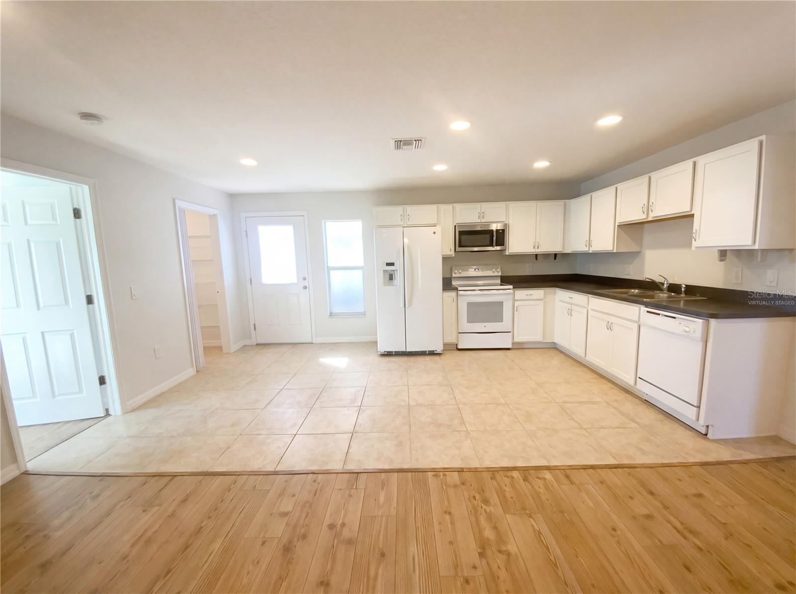 SPRING HILL - Residential