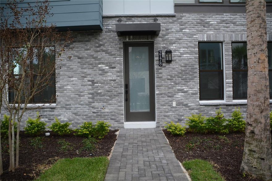 A modern 3-bedroom, 3.5 bath townhome located in the newly developed Brix community at the Packing District. This multi-level residence features all-new appliances, updated flooring throughout, and a flexible layout designed for comfortable everyday living. A private rooftop patio offers an outdoor space to relax or entertain, while the surrounding neighborhood provides convenient access to dining, retail, and local amenities. The home is well-suited for residents seeking contemporary design in a growing, walkable area.