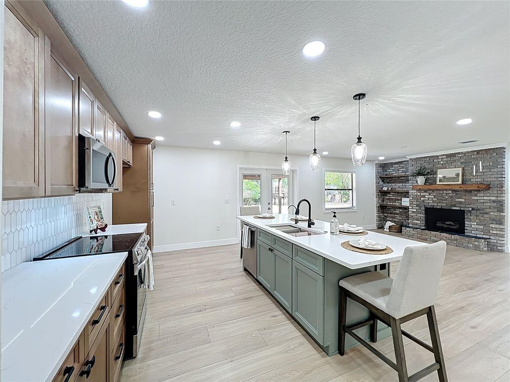 Photo of 5975 Sheryl Anita Street, Oviedo, FL 32765 (MLS # O6401877)