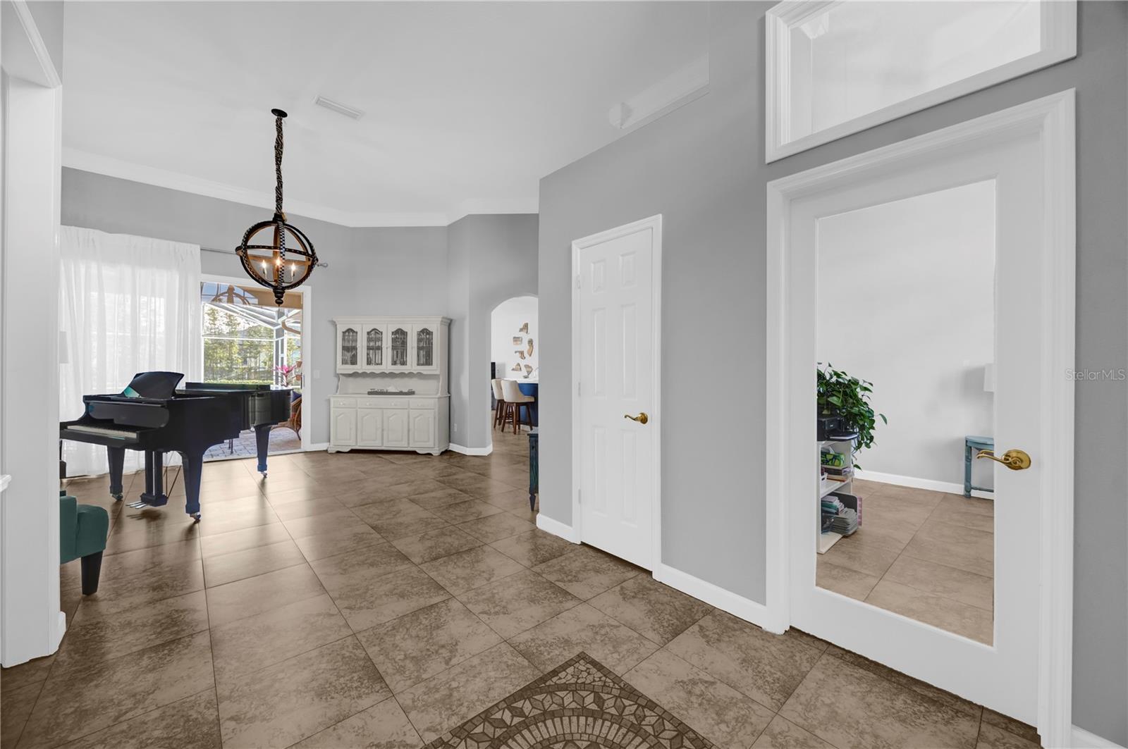 1415 CROCUS COURT