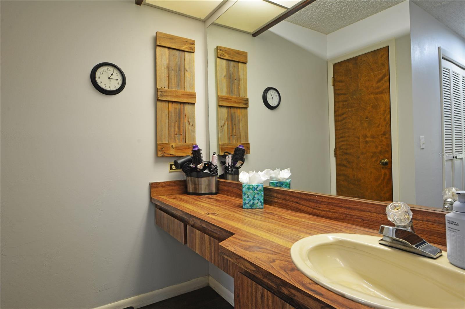 ZEPHYRHILLS COLONY CO - Residential