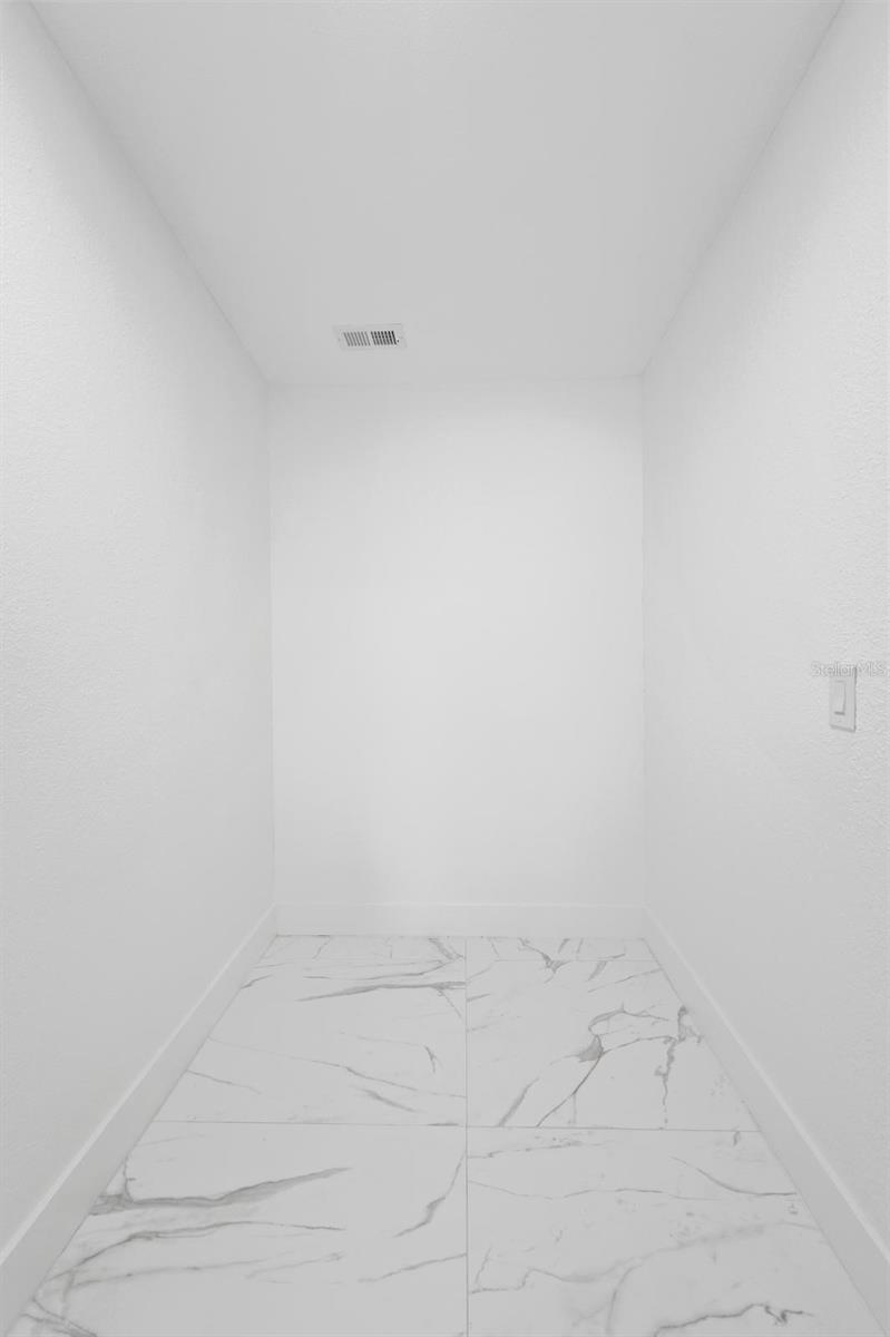 MINNEHAHA SHORES - Residential