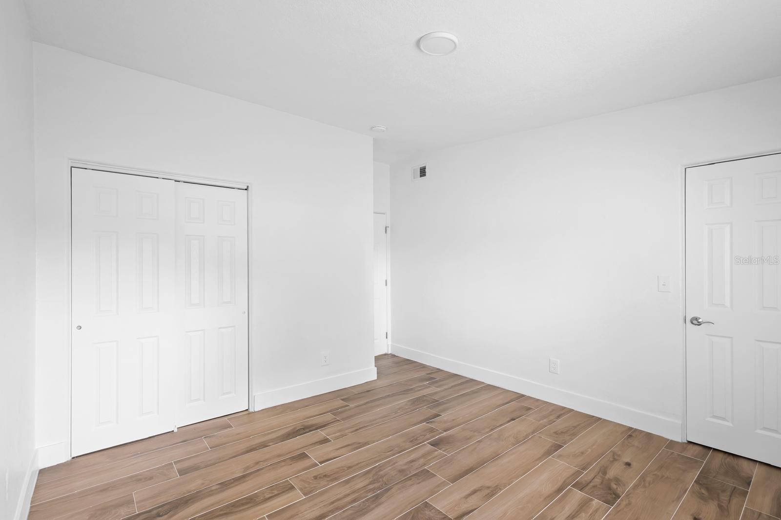 MINNEHAHA SHORES - Residential