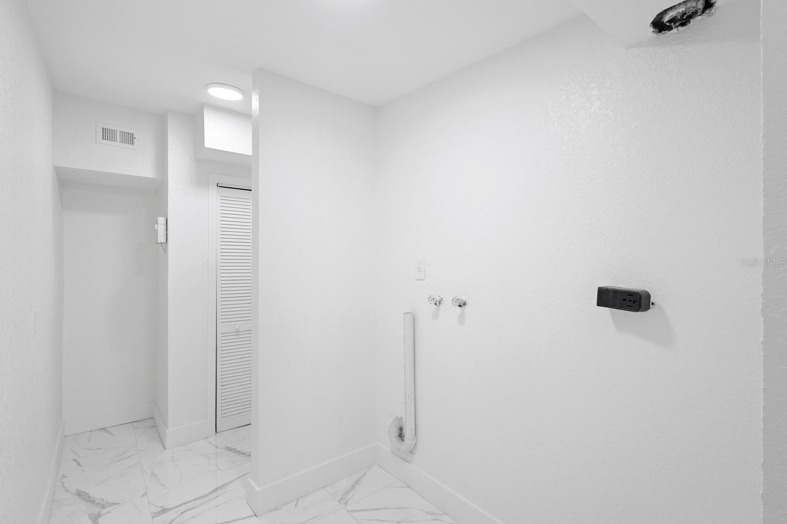 MINNEHAHA SHORES - Residential