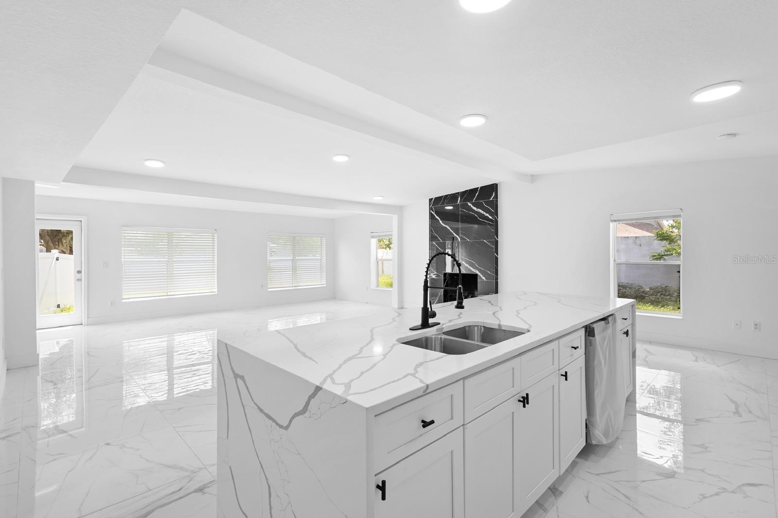 MINNEHAHA SHORES - Residential