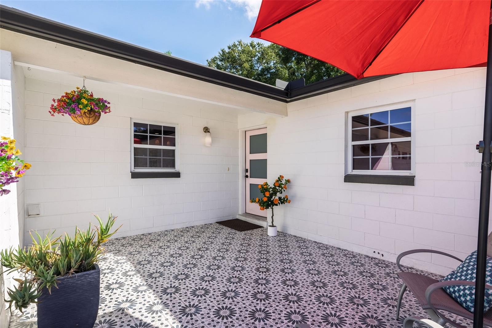 641 SHERWOOD DRIVE