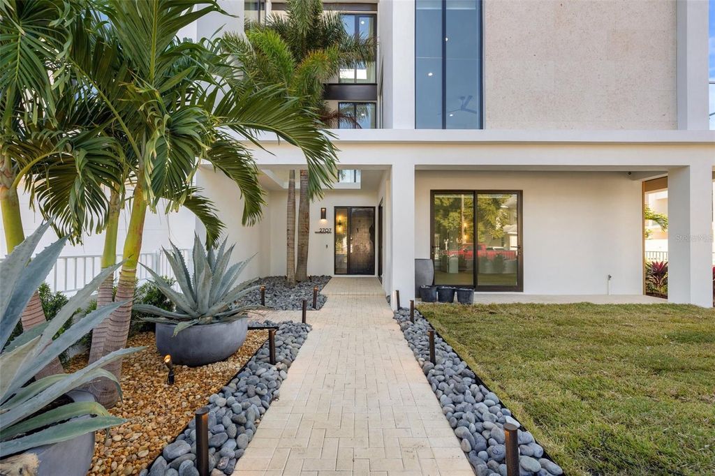 Photo of 2707 N Woodrow Avenue #3, Tampa, FL 33602 (MLS # TB8478173)