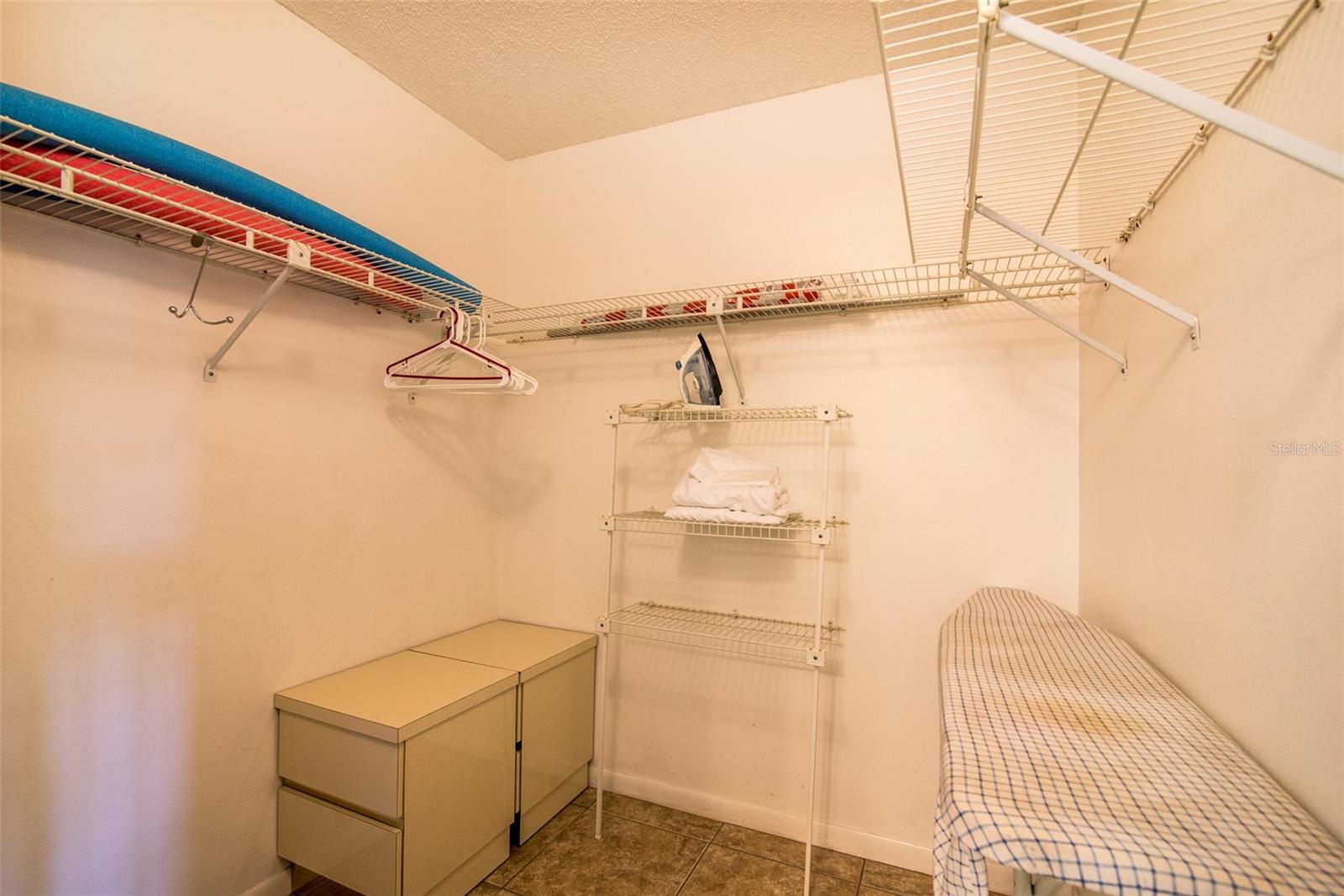 SHOREWALK BATH & TENNIS CLUB I - Residential