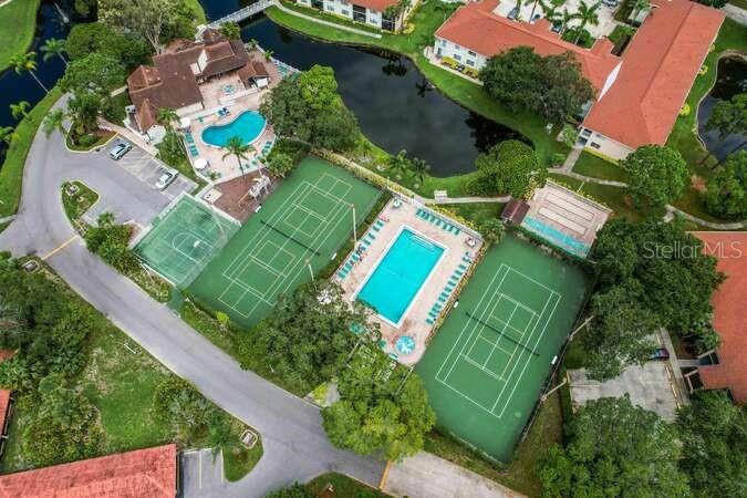 SHOREWALK BATH & TENNIS CLUB I - Residential