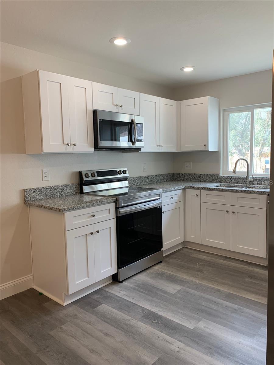 EATON PARK PB 7 PG 43 - Residential