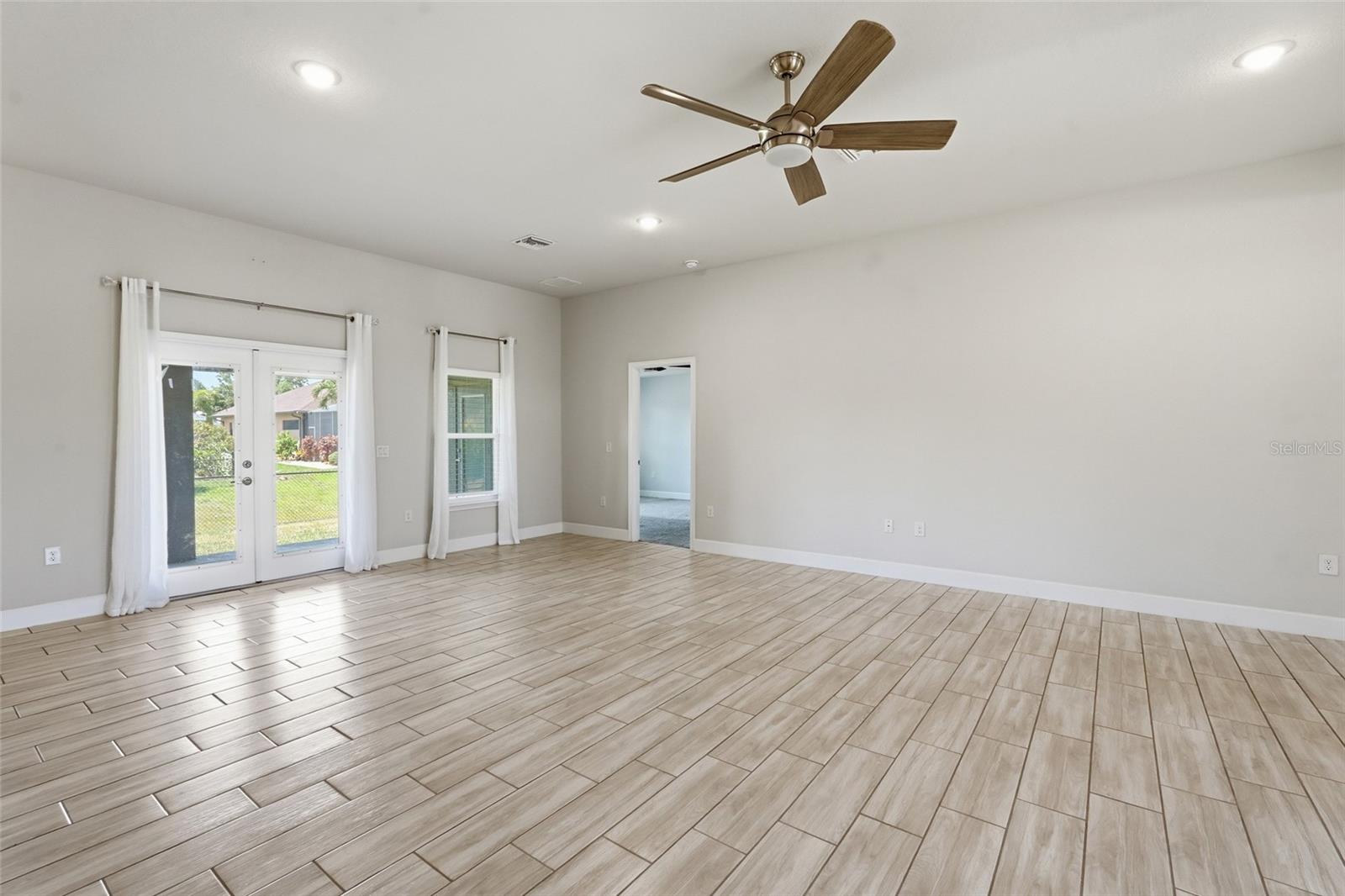 ROTONDA WEST LONG MEADOW - Residential