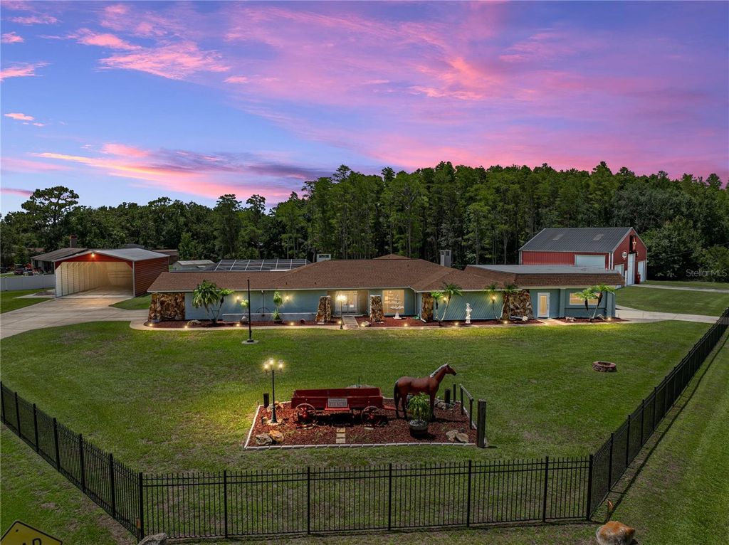 Photo of 17127 Bridlepath Court, Lutz, FL 33558 (MLS # TB8409279)