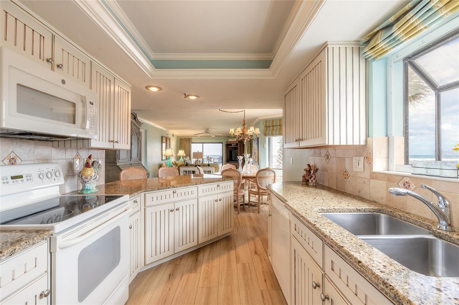 CLUB OCEANIA CONDO PH 01 & 02 - Residential