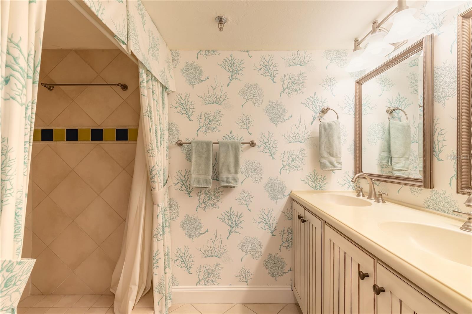 CLUB OCEANIA CONDO PH 01 & 02 - Residential