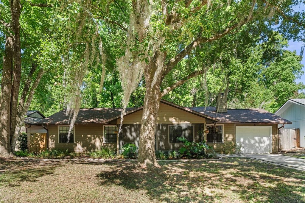 Photo of 3724 NW 53rd Terrace, Gainesville, FL 32606 (MLS # GC539824)