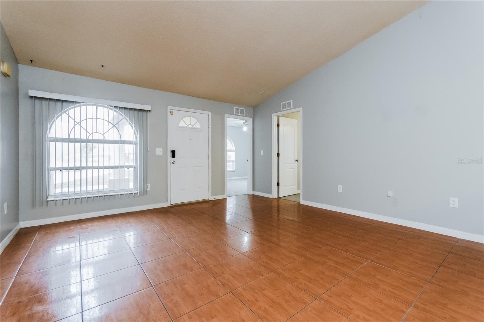 SAND OAK - Residential Lease