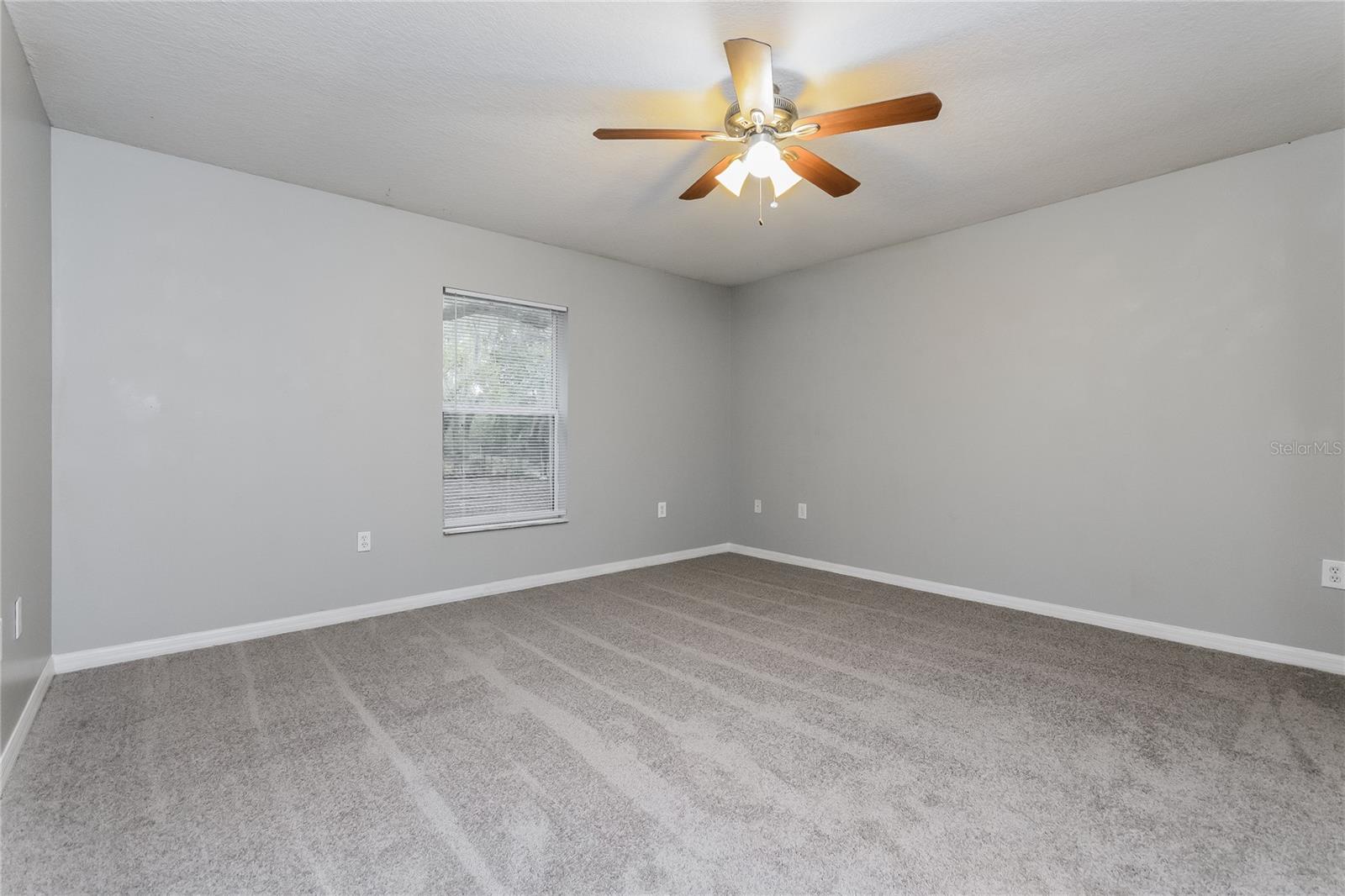 SAND OAK - Residential Lease