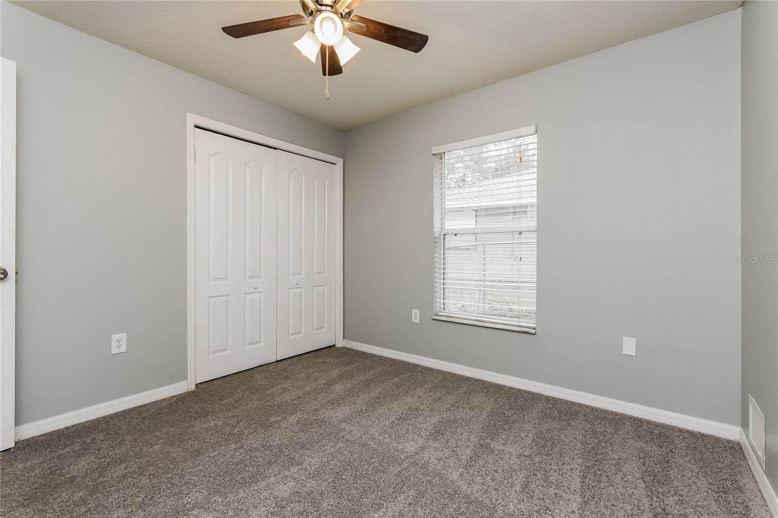 SAND OAK - Residential Lease