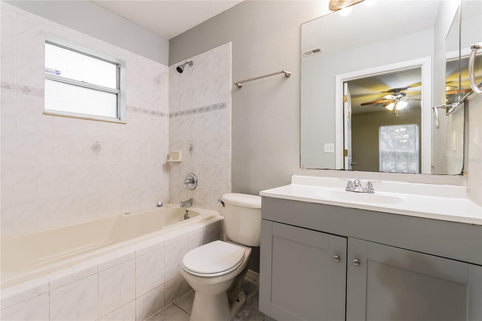 SAND OAK - Residential Lease