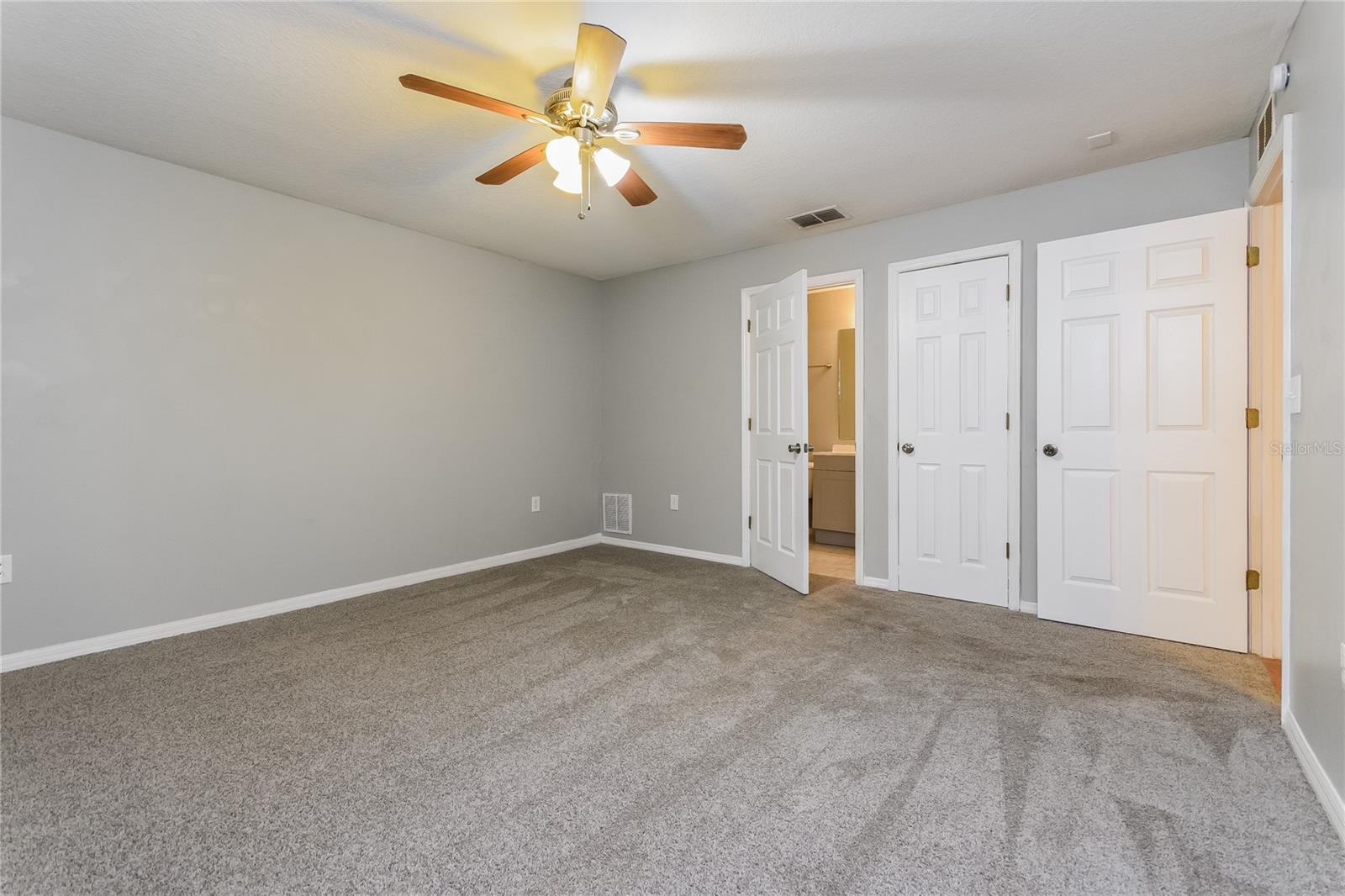 SAND OAK - Residential Lease