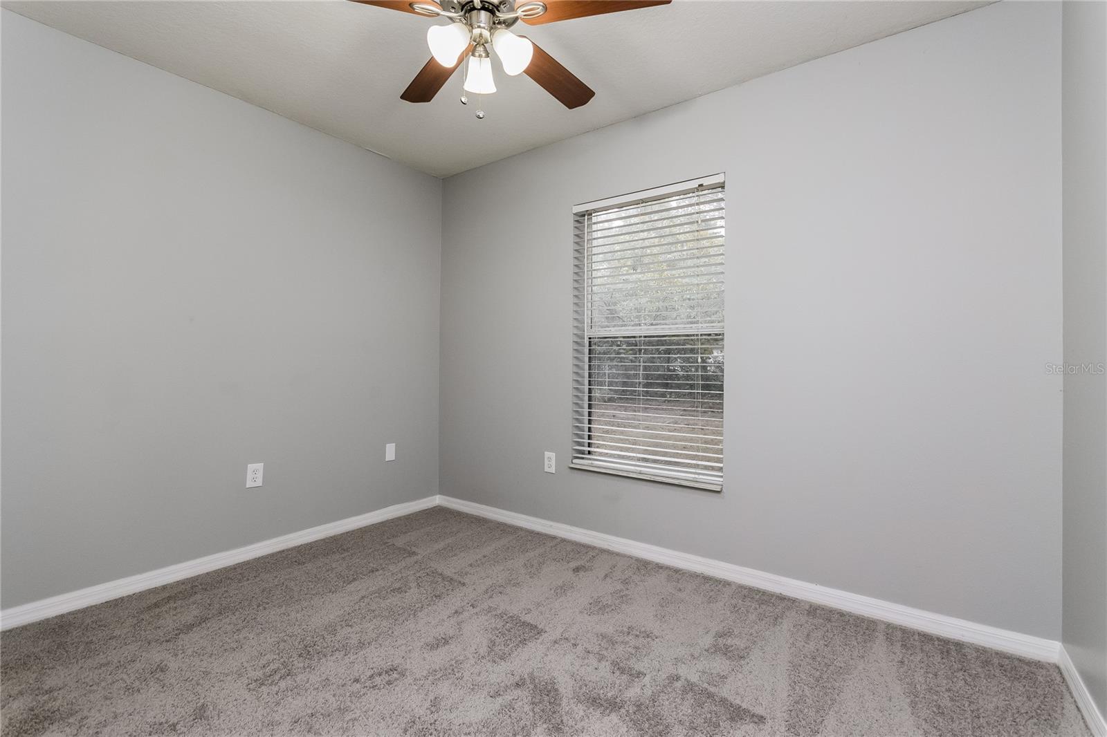 SAND OAK - Residential Lease