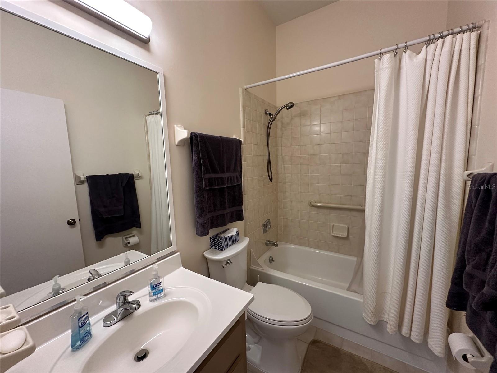 VINTAGE VIEW - Residential