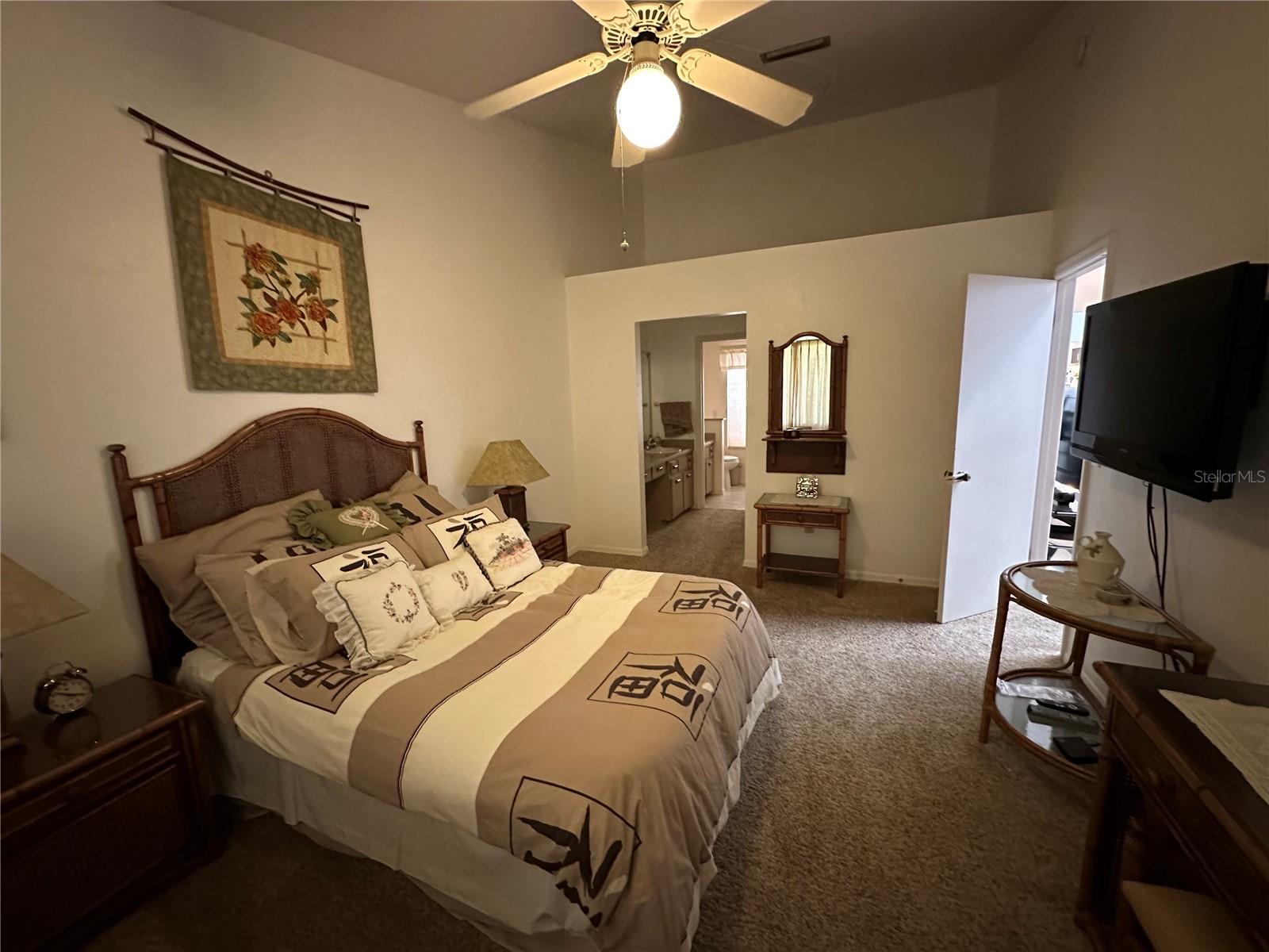 VINTAGE VIEW - Residential