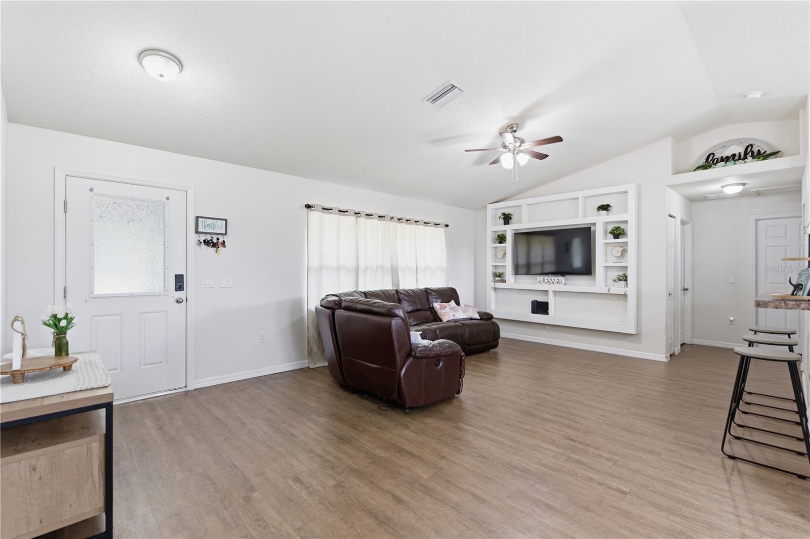 001052 - INVERNESS VILLAGE UNIT 4 - Residential