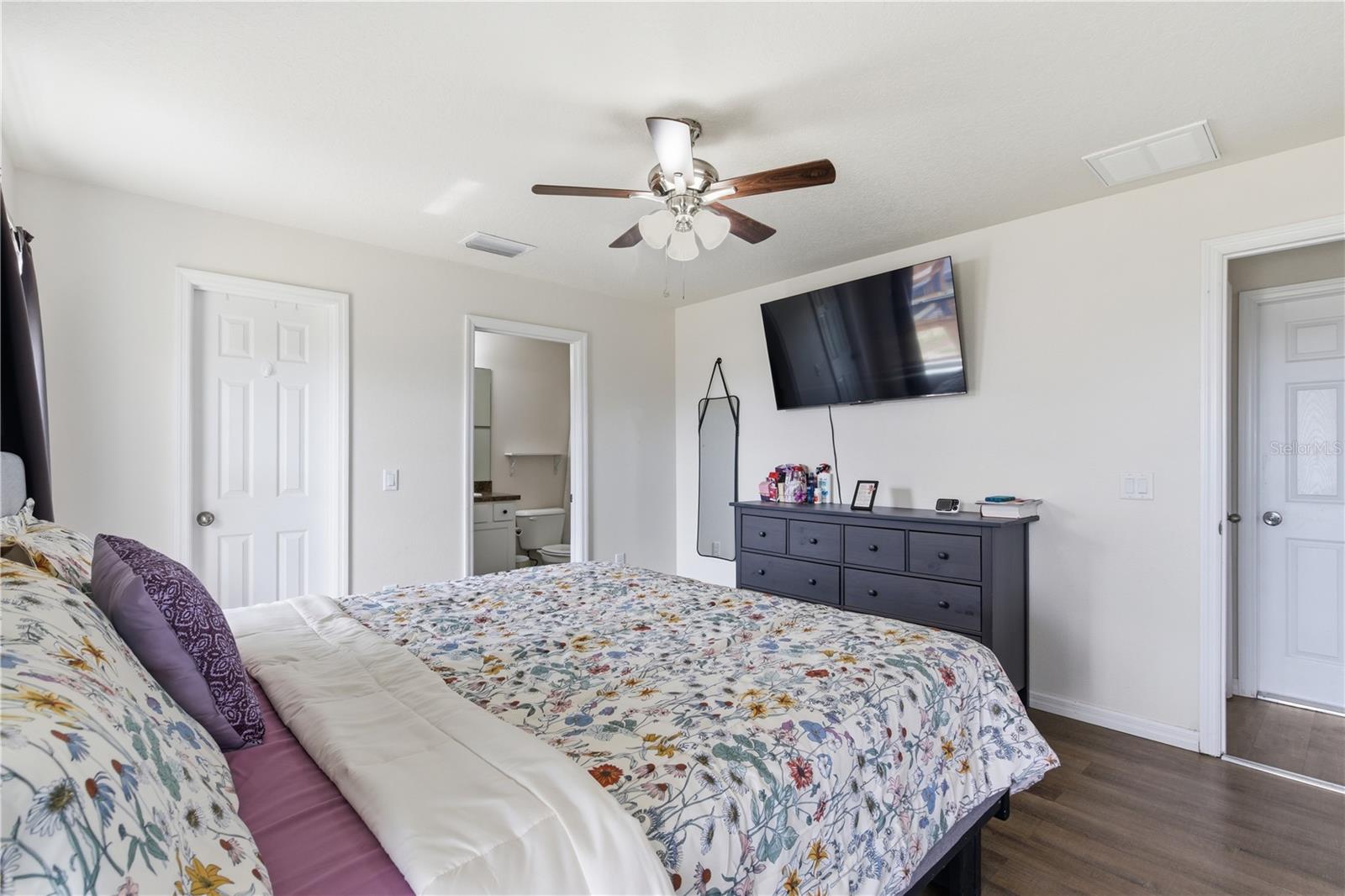 001052 - INVERNESS VILLAGE UNIT 4 - Residential
