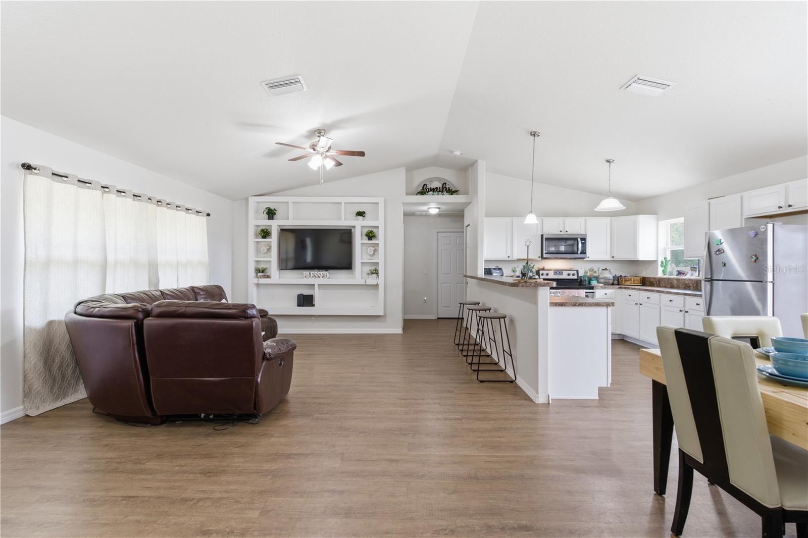 001052 - INVERNESS VILLAGE UNIT 4 - Residential
