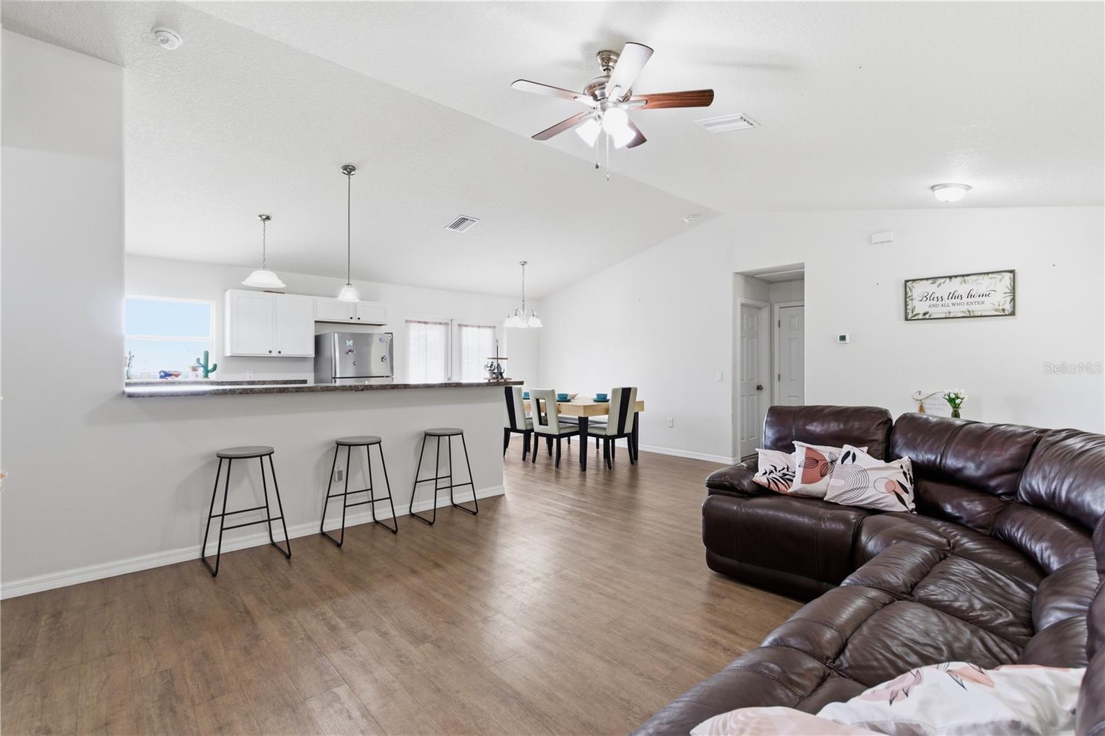 001052 - INVERNESS VILLAGE UNIT 4 - Residential