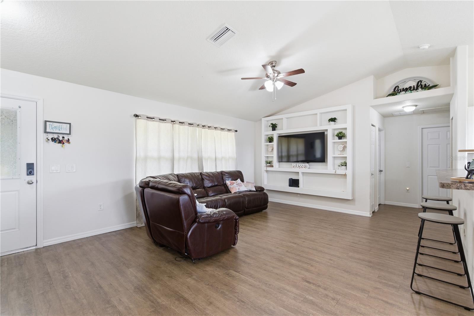 001052 - INVERNESS VILLAGE UNIT 4 - Residential