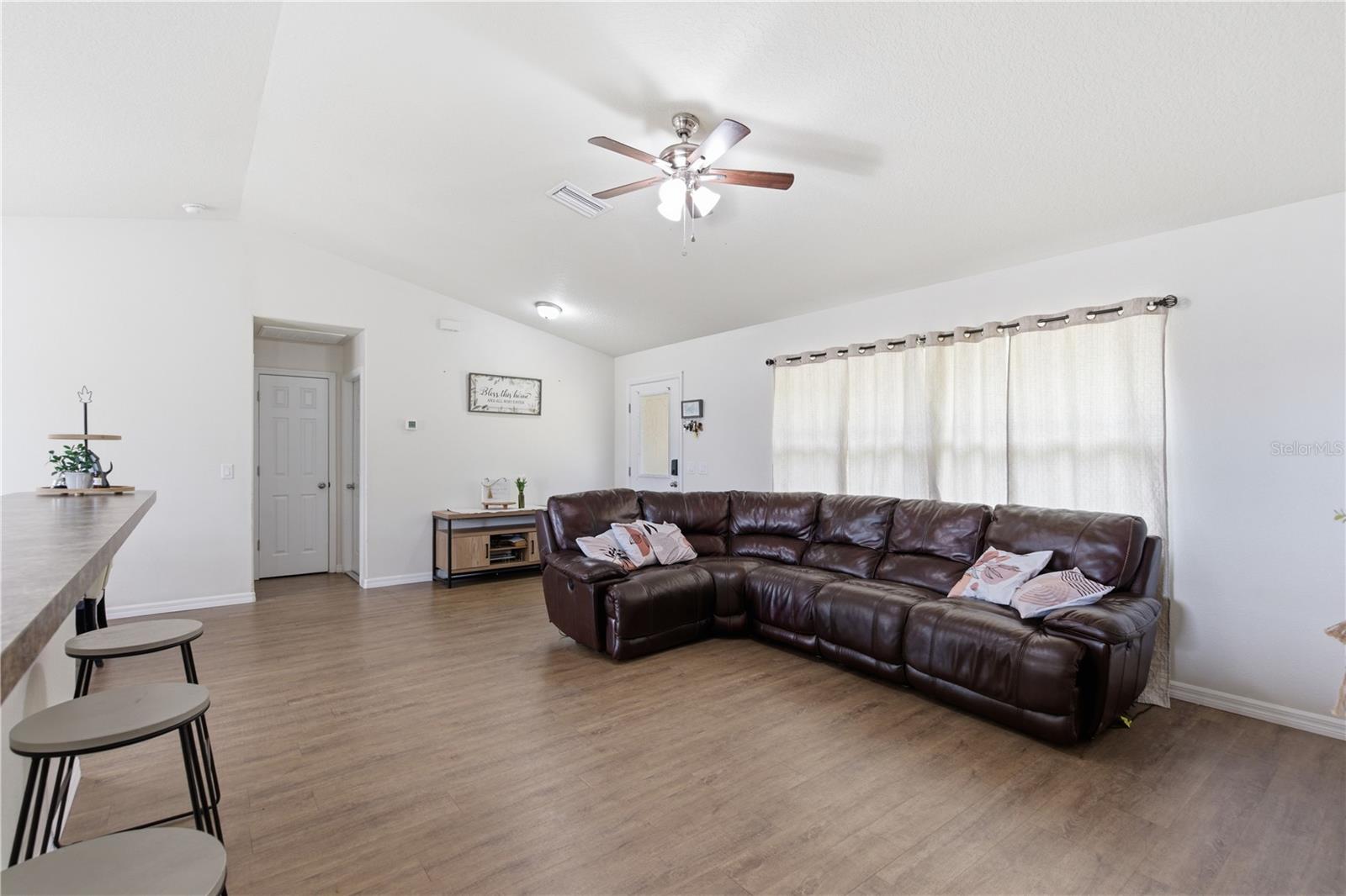 001052 - INVERNESS VILLAGE UNIT 4 - Residential
