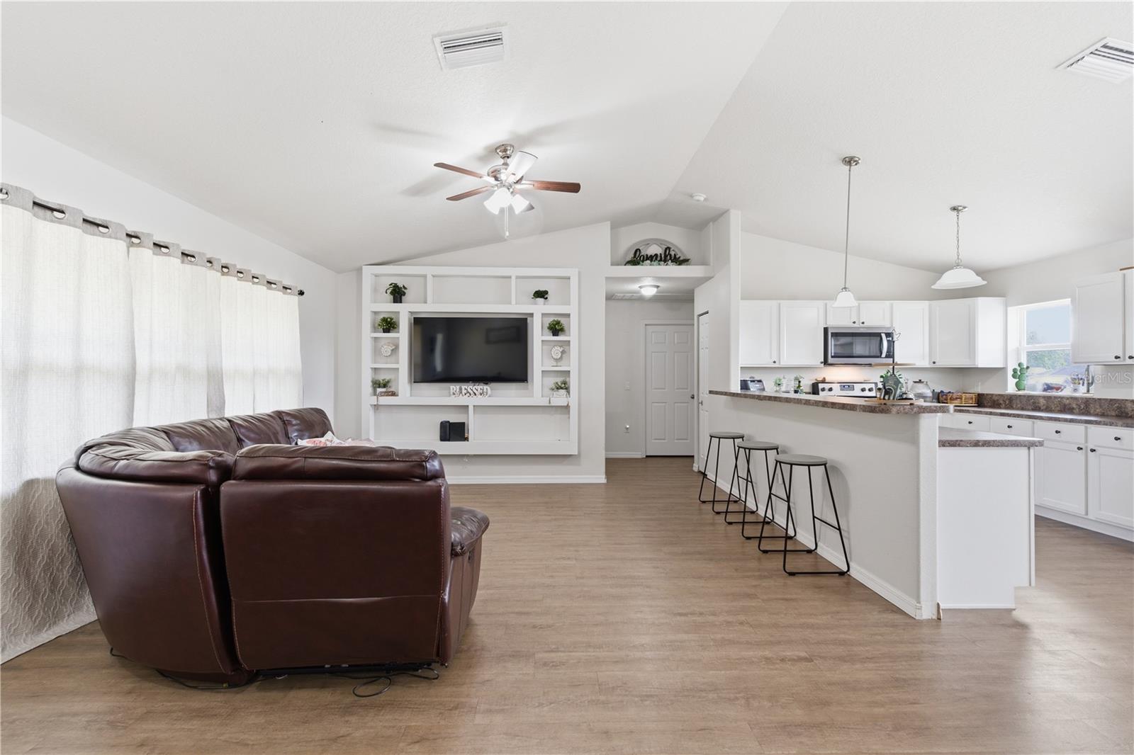 001052 - INVERNESS VILLAGE UNIT 4 - Residential