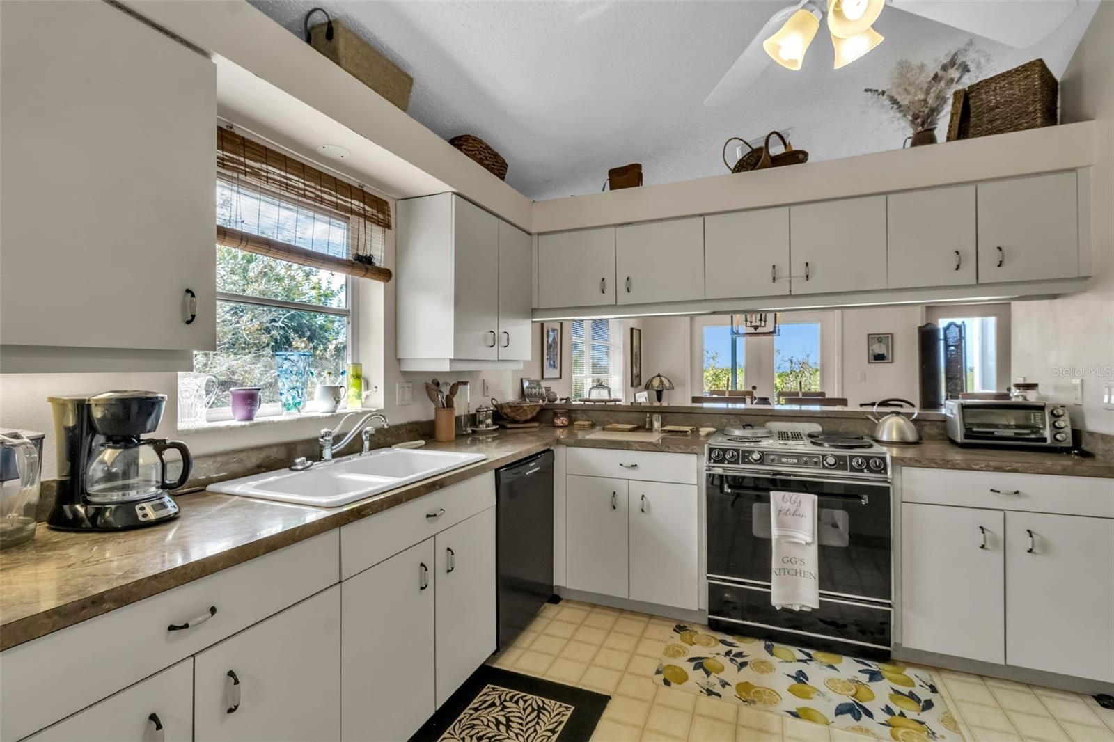 SOUTH VENICE SHORES - Residential