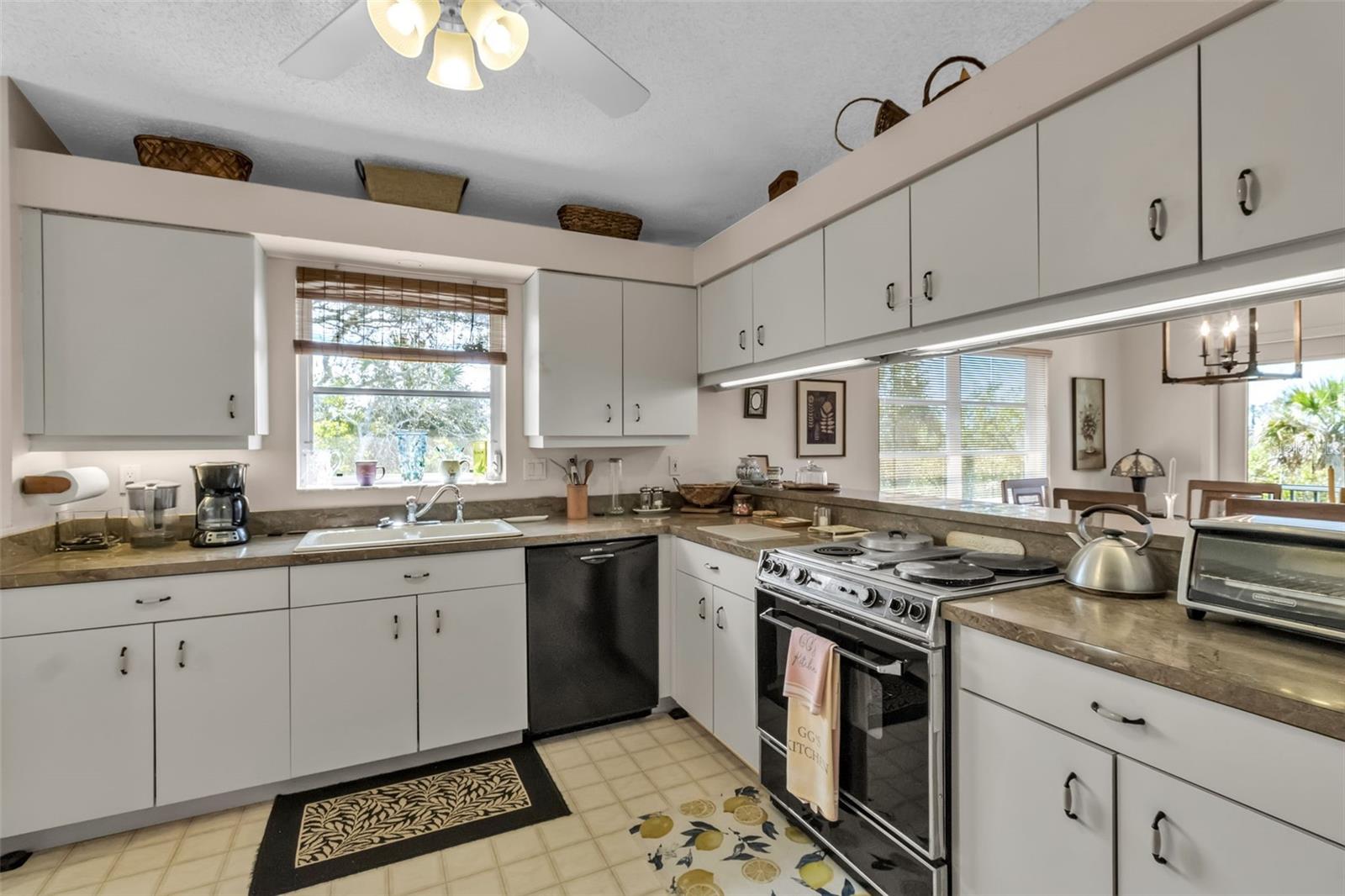 SOUTH VENICE SHORES - Residential