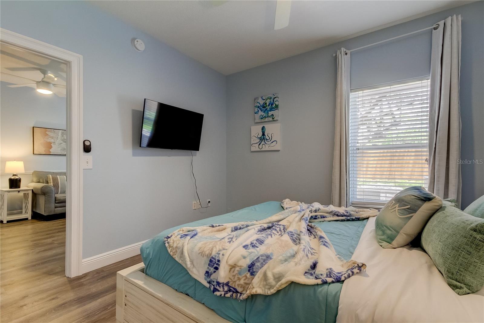 BEACHWAY CONDOS - Residential