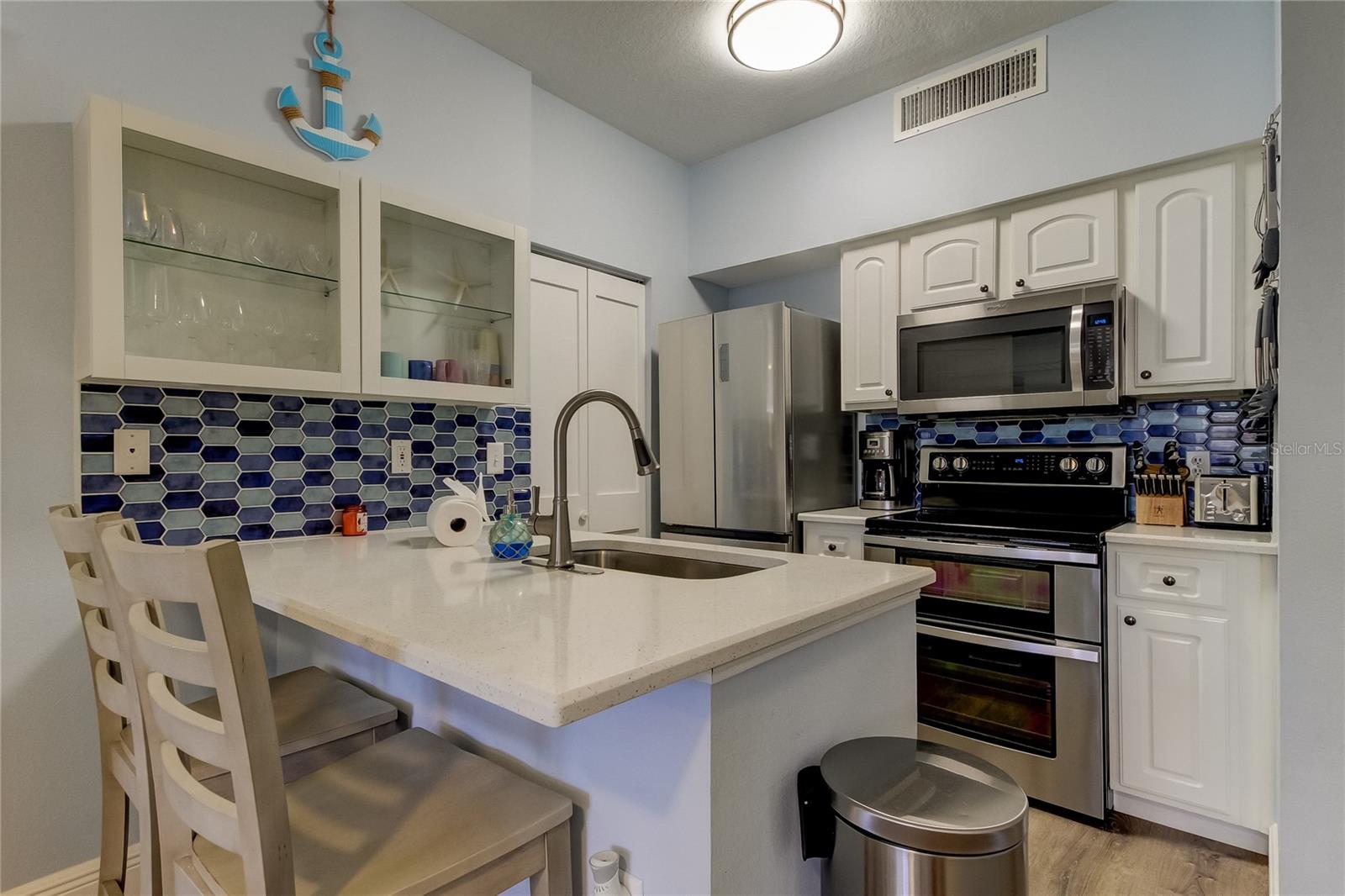 BEACHWAY CONDOS - Residential