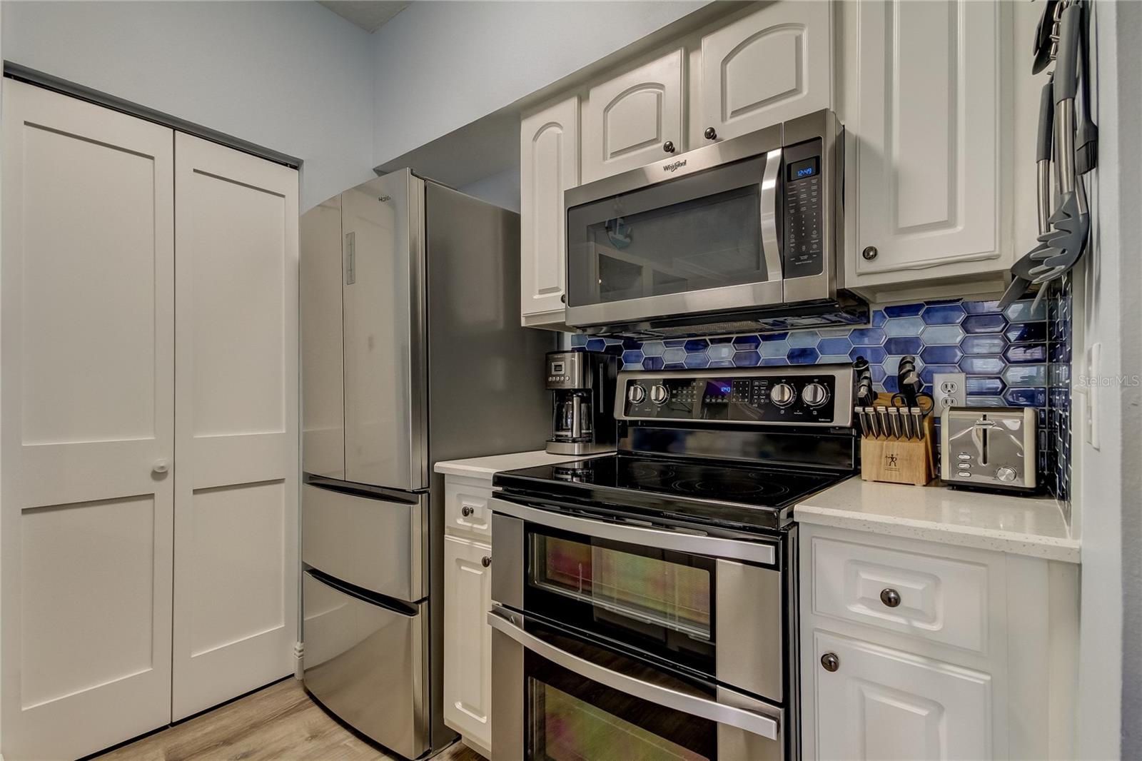 BEACHWAY CONDOS - Residential