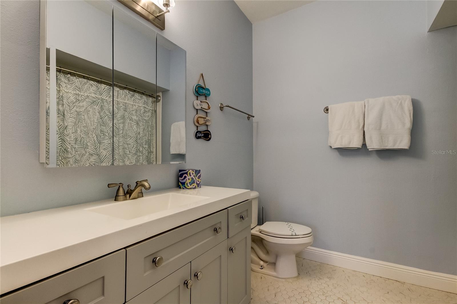 BEACHWAY CONDOS - Residential