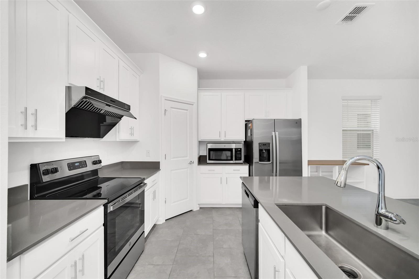 STOREY GROVE PH 5 - Residential Lease
