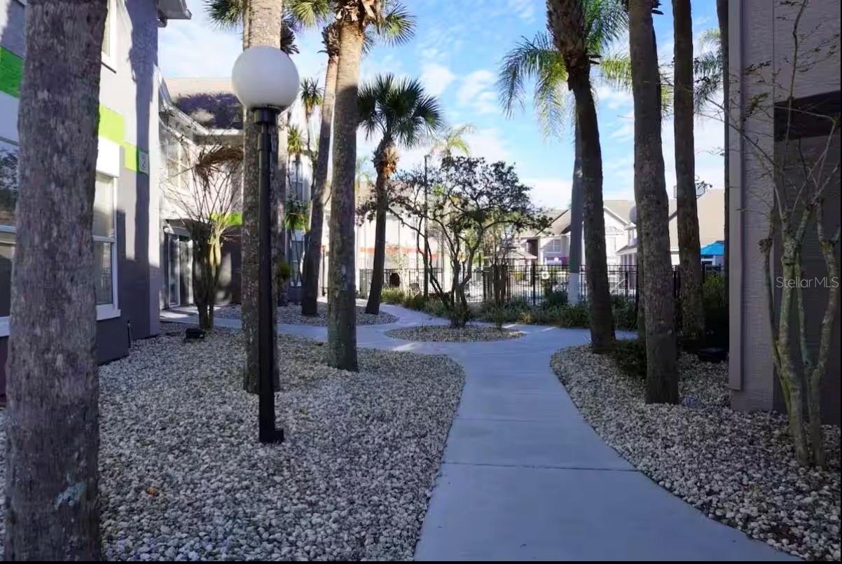 PARKWAY PALMS RESORT MAINGATE CONDO - Residential