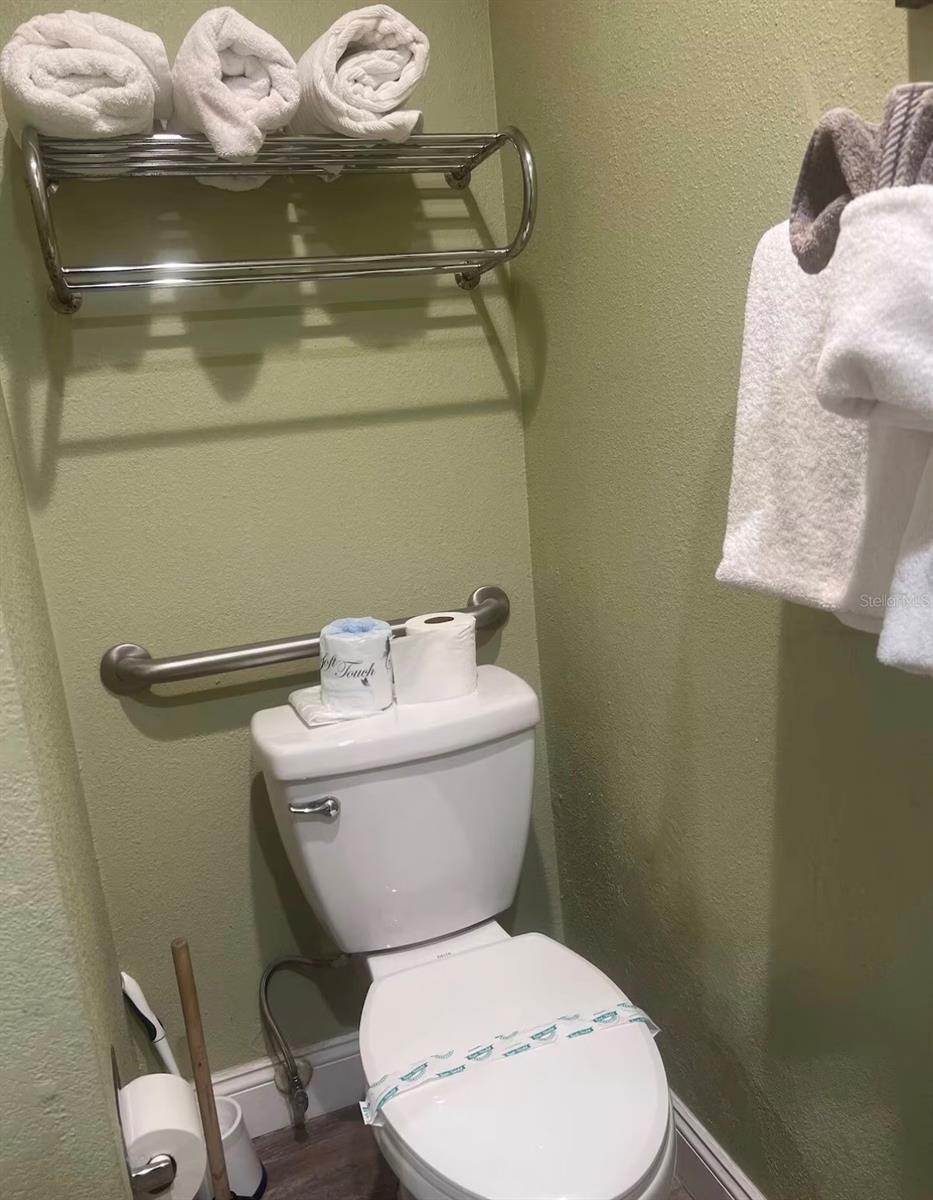 PARKWAY PALMS RESORT MAINGATE CONDO - Residential