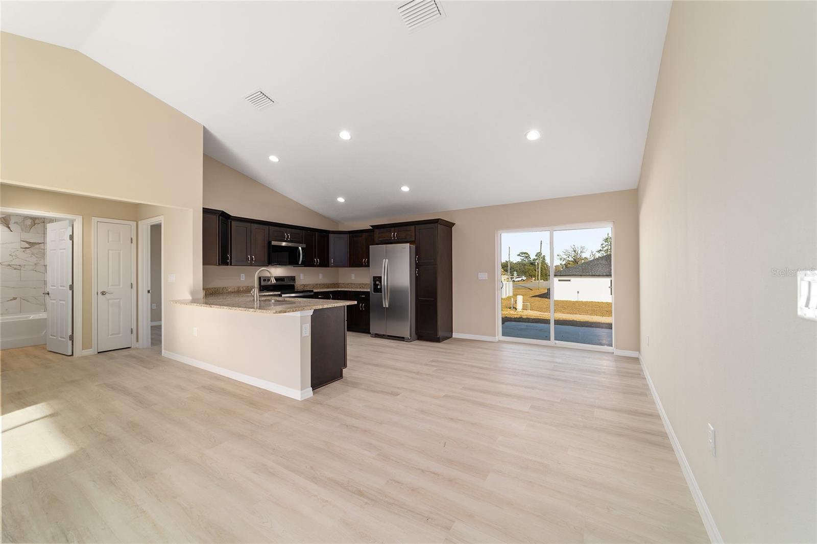 RAINBOW LAKES ESTATE - Residential