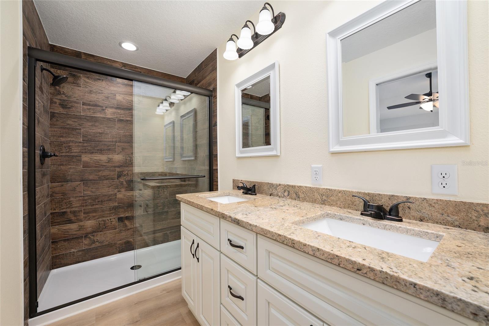 RAINBOW LAKES ESTATE - Residential