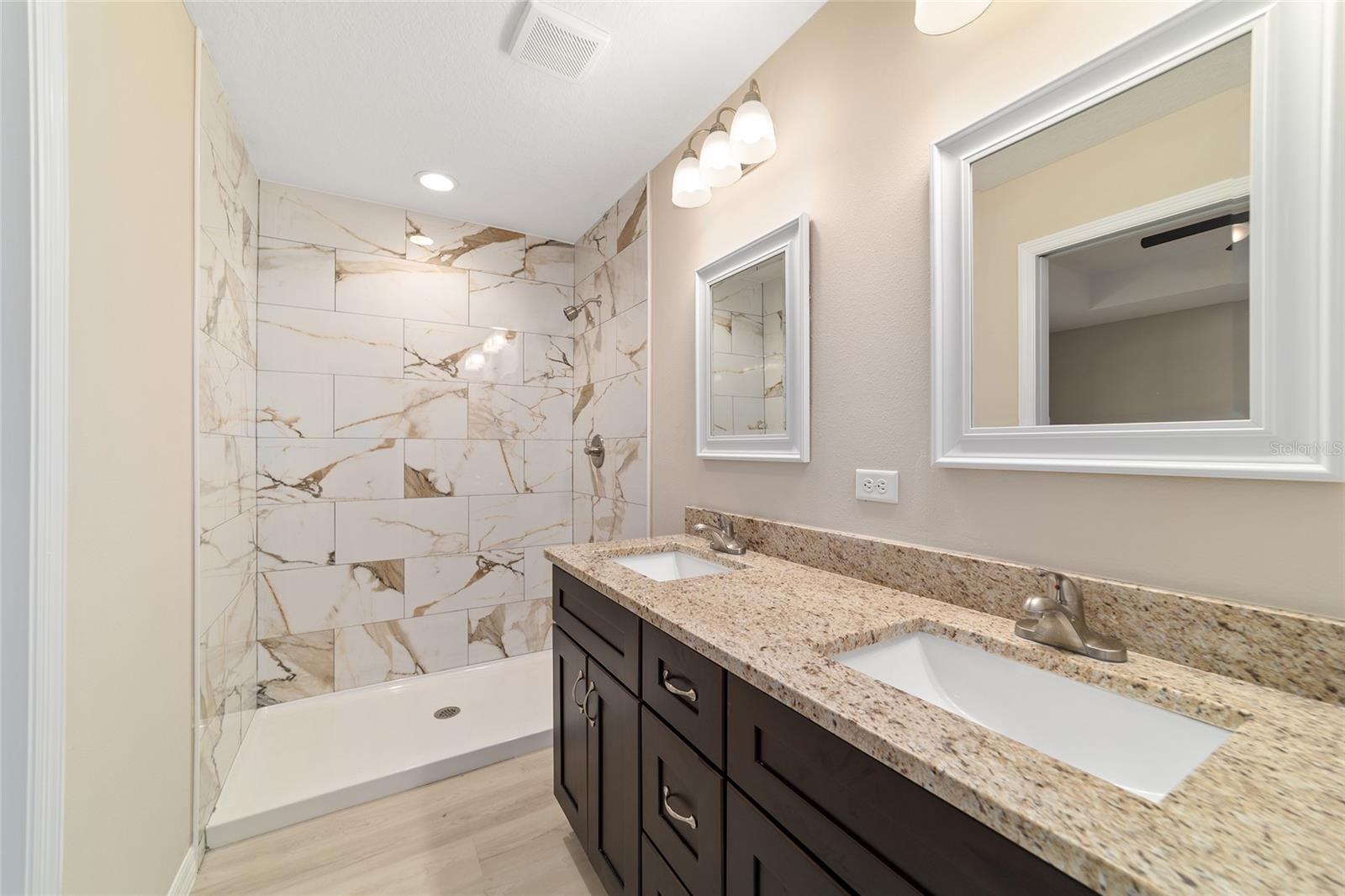 RAINBOW LAKES ESTATE - Residential