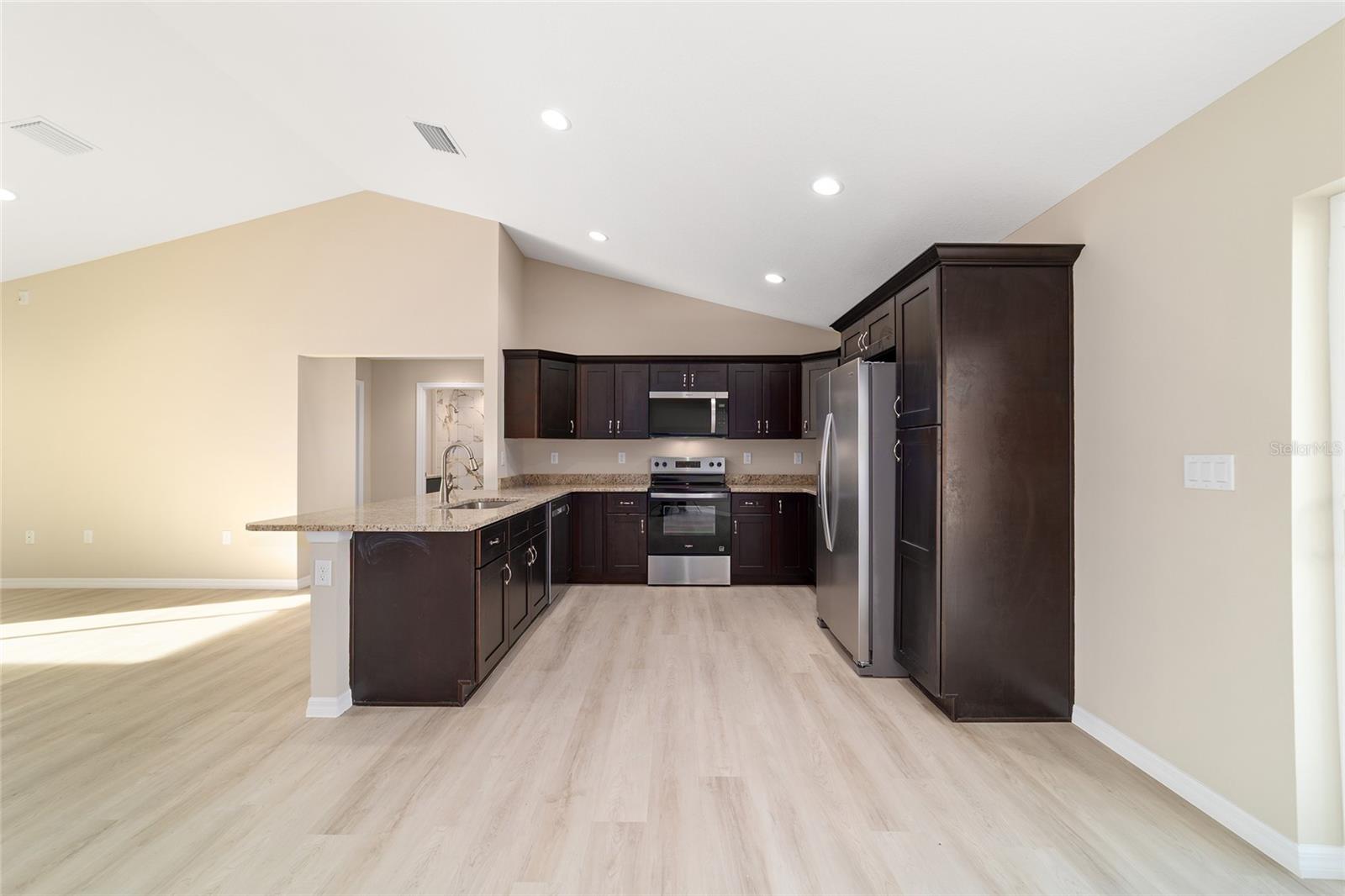 RAINBOW LAKES ESTATE - Residential